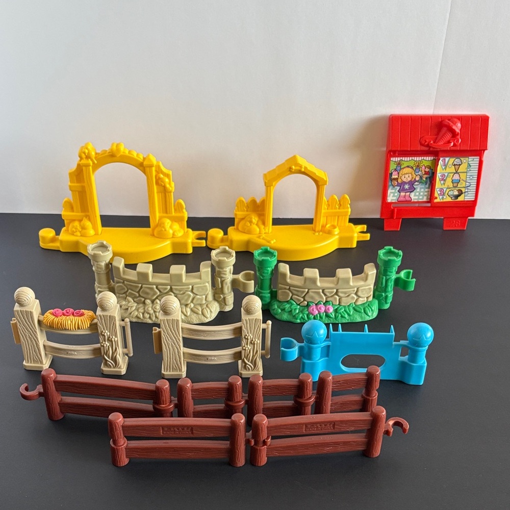 Fisher-Price Little People Fences Ice Cream Sign Replacements ERTL
